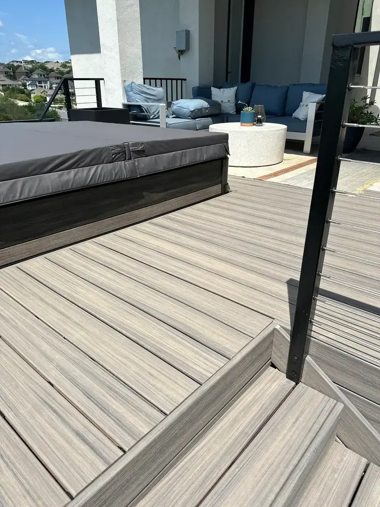 Decking 3 511521AD 3EE5 4555 BEE6 CDA02685FA03 1 105 c 1